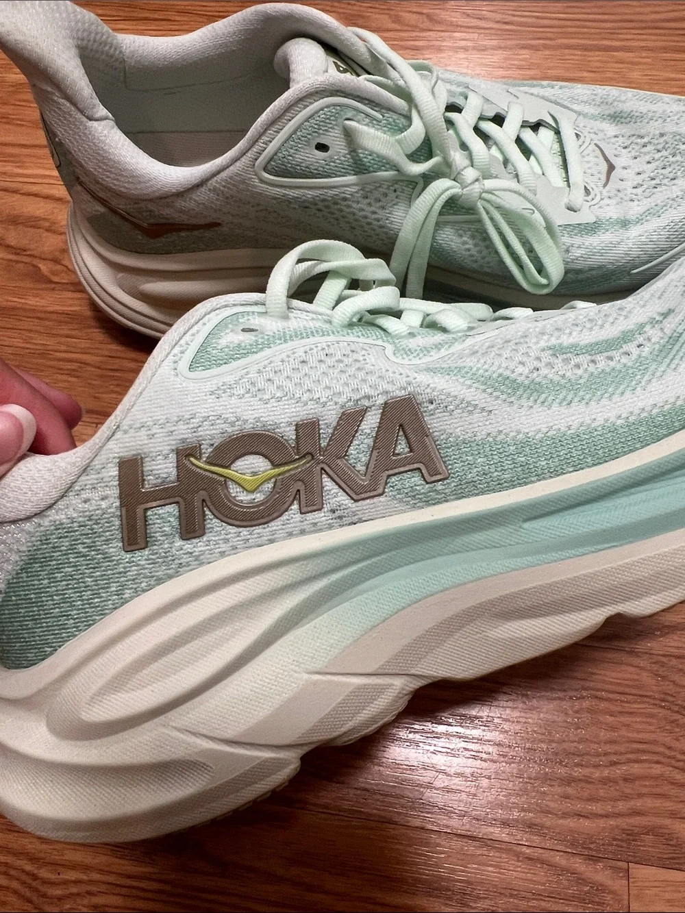 Hoka Clifton 10
